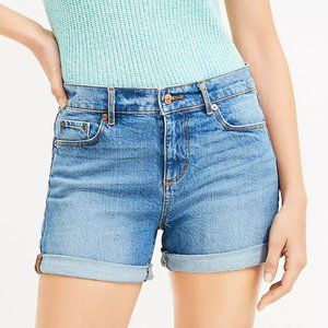 NWT LOFT Denim Roll Shorts in Authentic Mid Indigo Wash, Size 32/14